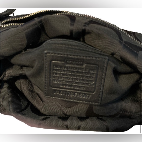 Coach Hobo Signature Bag - Picture 5 of 6